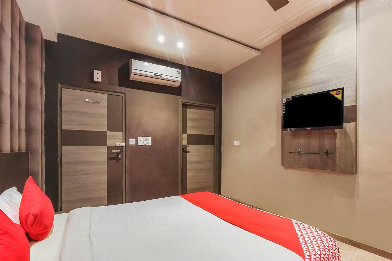 Oyo 26991 Stanza Luxurios Stay Zahirabad Zewnętrze zdjęcie